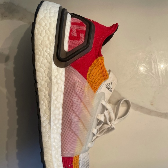 Chiefs custom ultra boosts- brand new! - Picture 2 of 8